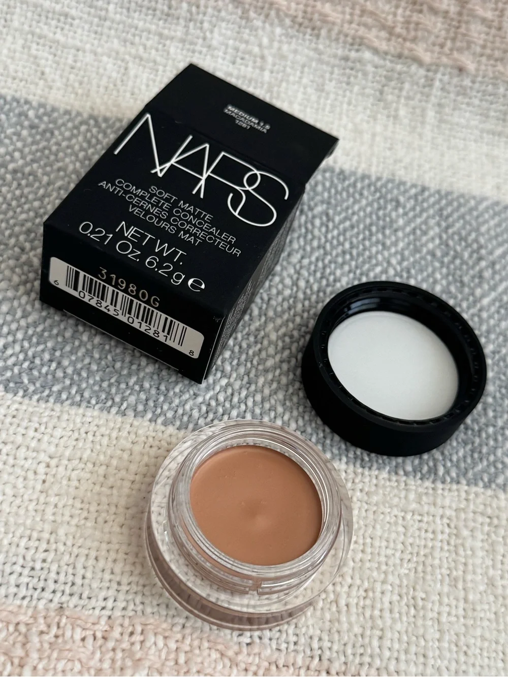 NARS matte black